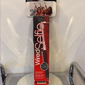 Wired Selfie Stick - Black and Red